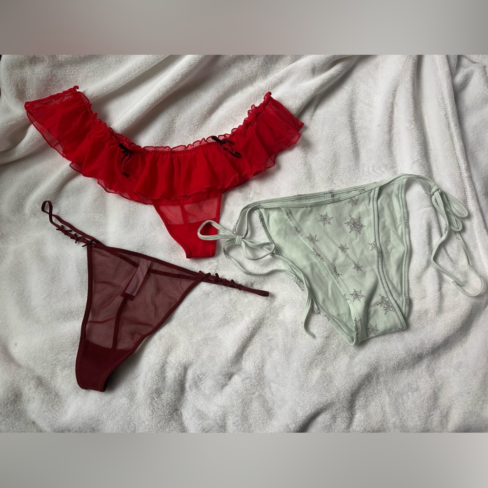 Skims Advent Calendar - 12 pairs of limited edition holiday‎ panties - Picture 2 of 12